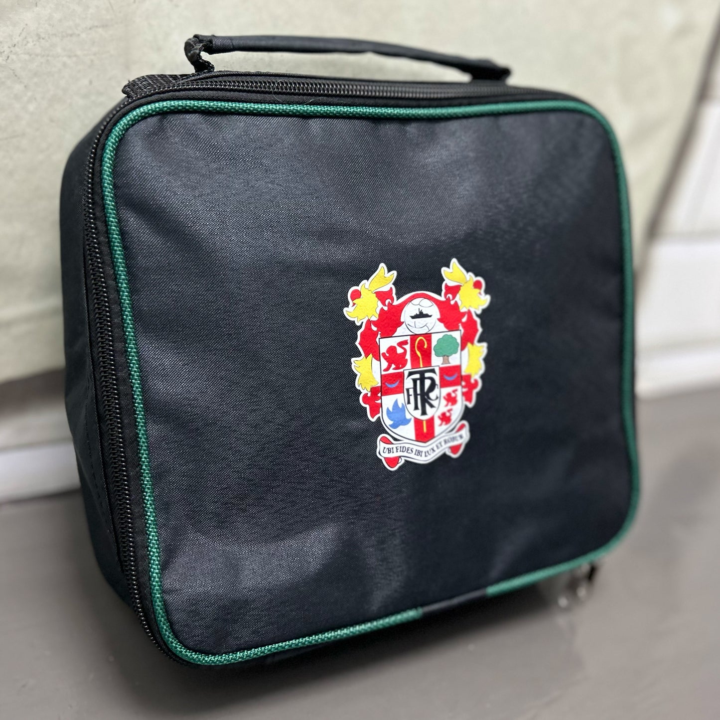 Crest Lunch Bag | Black