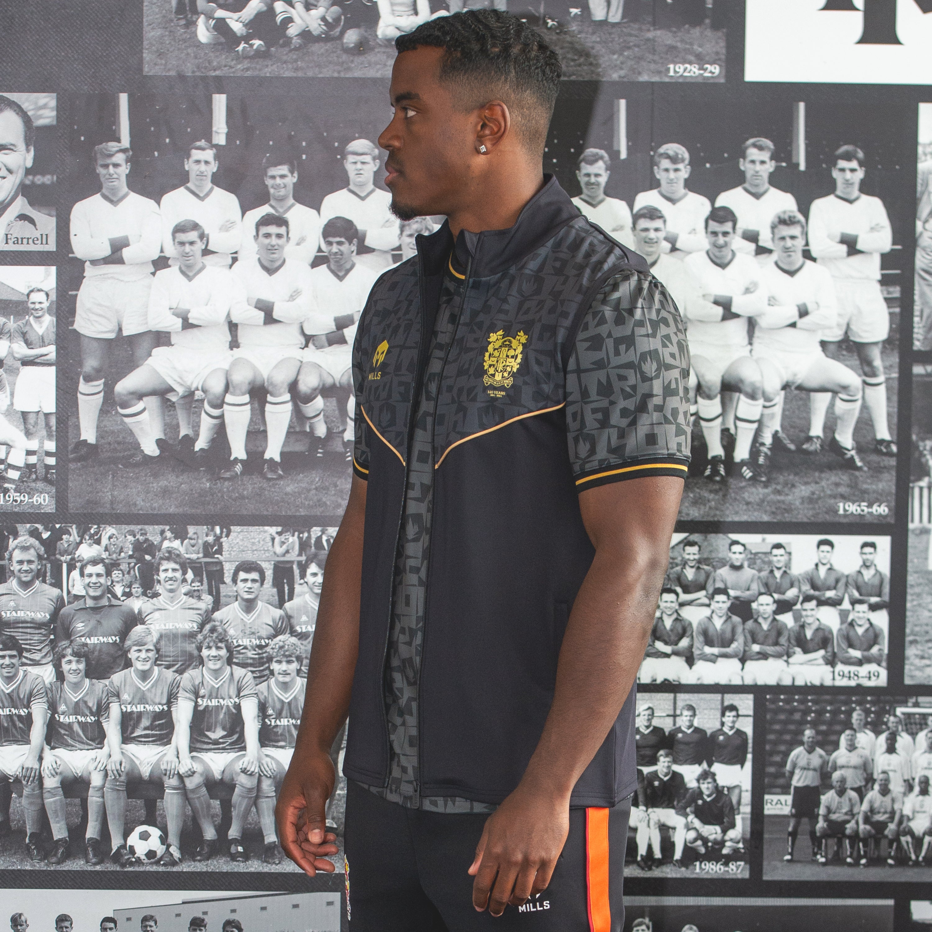 Junior | Limited Gilet | Black and Gold | 2024/25