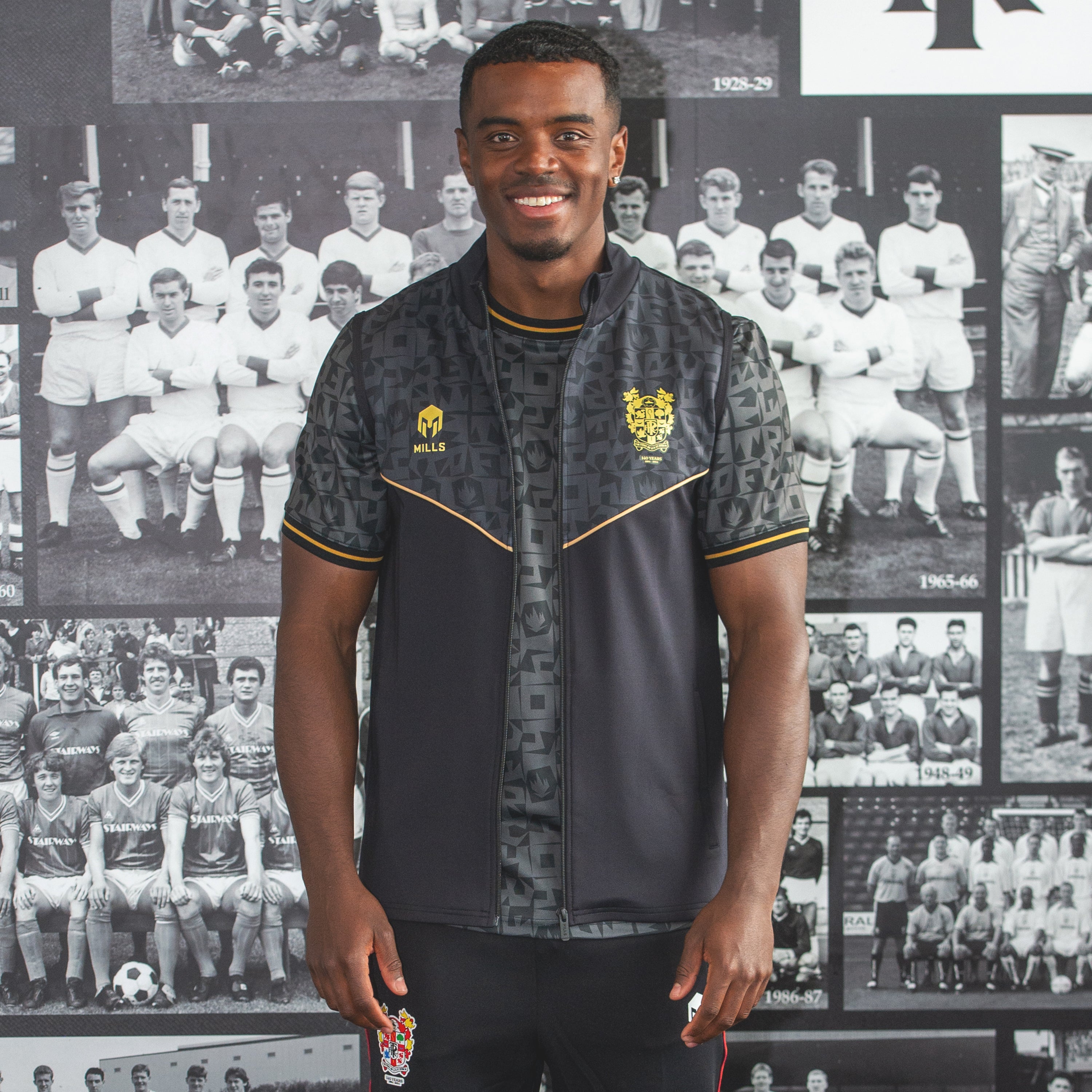 Junior | Limited Gilet | Black and Gold | 2024/25