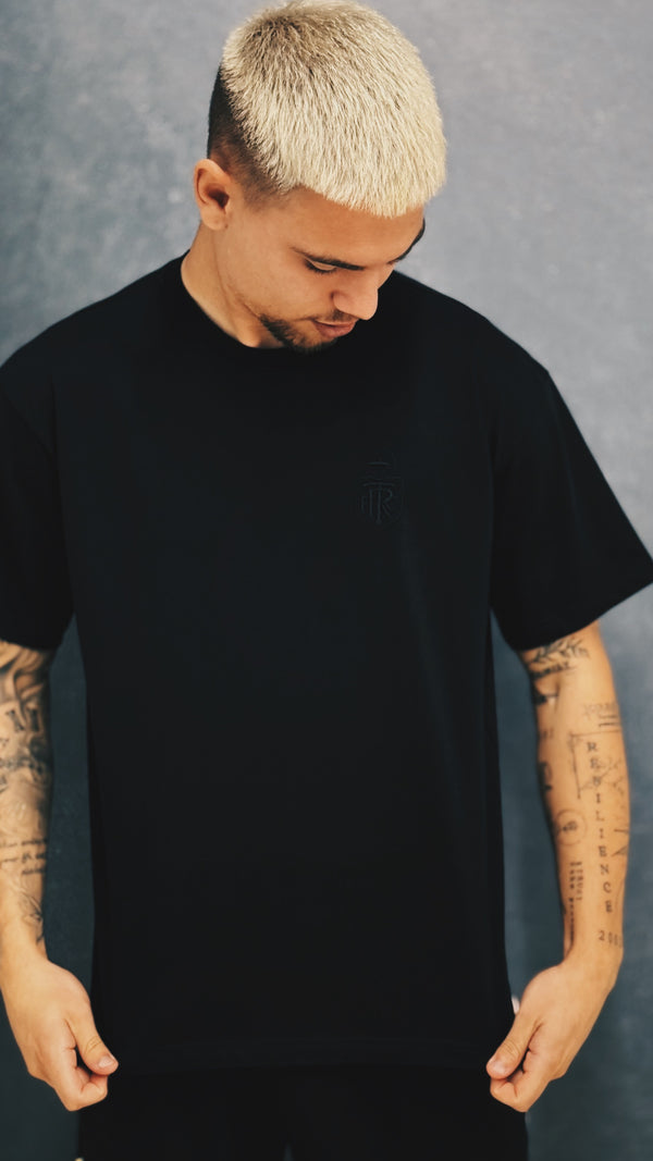"Elevate – Organic Cotton T-Shirt Black | Sustainable & Stylish Comfort 🌱